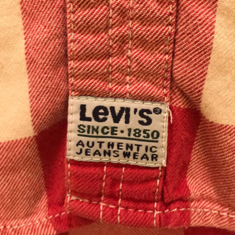 Levi’s Button Down Shirt Size Medium - image 4
